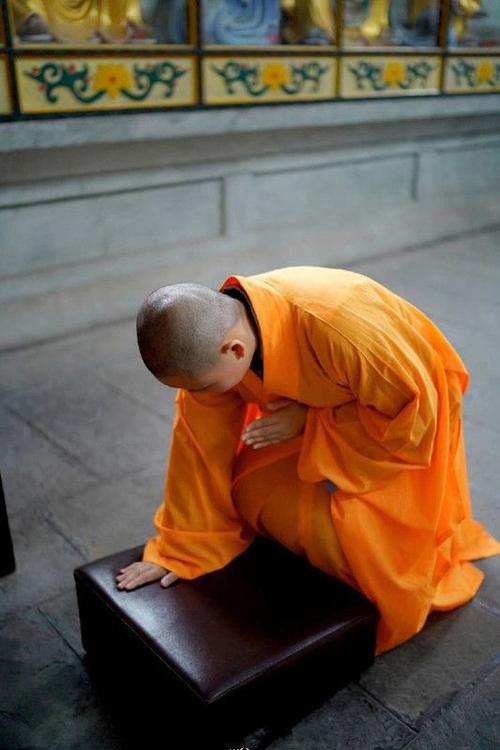 道教与佛教礼拜仪式各不同图解拜佛拜神的正确动作